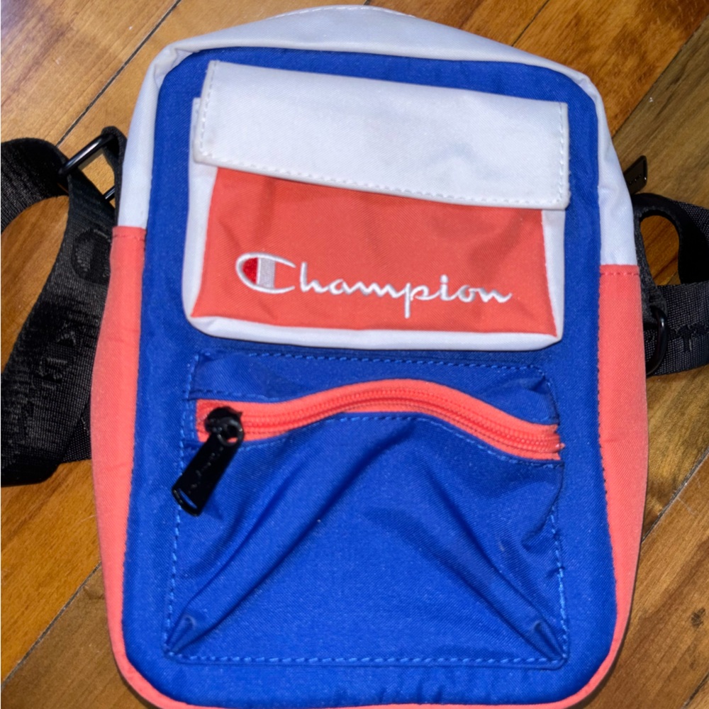 New Champion side bag with adjustable strap